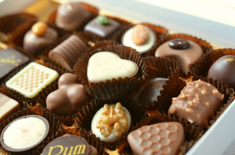 boulangerie-GRIMAUD-min_chocolates_food_candy_calories_nibble_chocolate_heart-782043